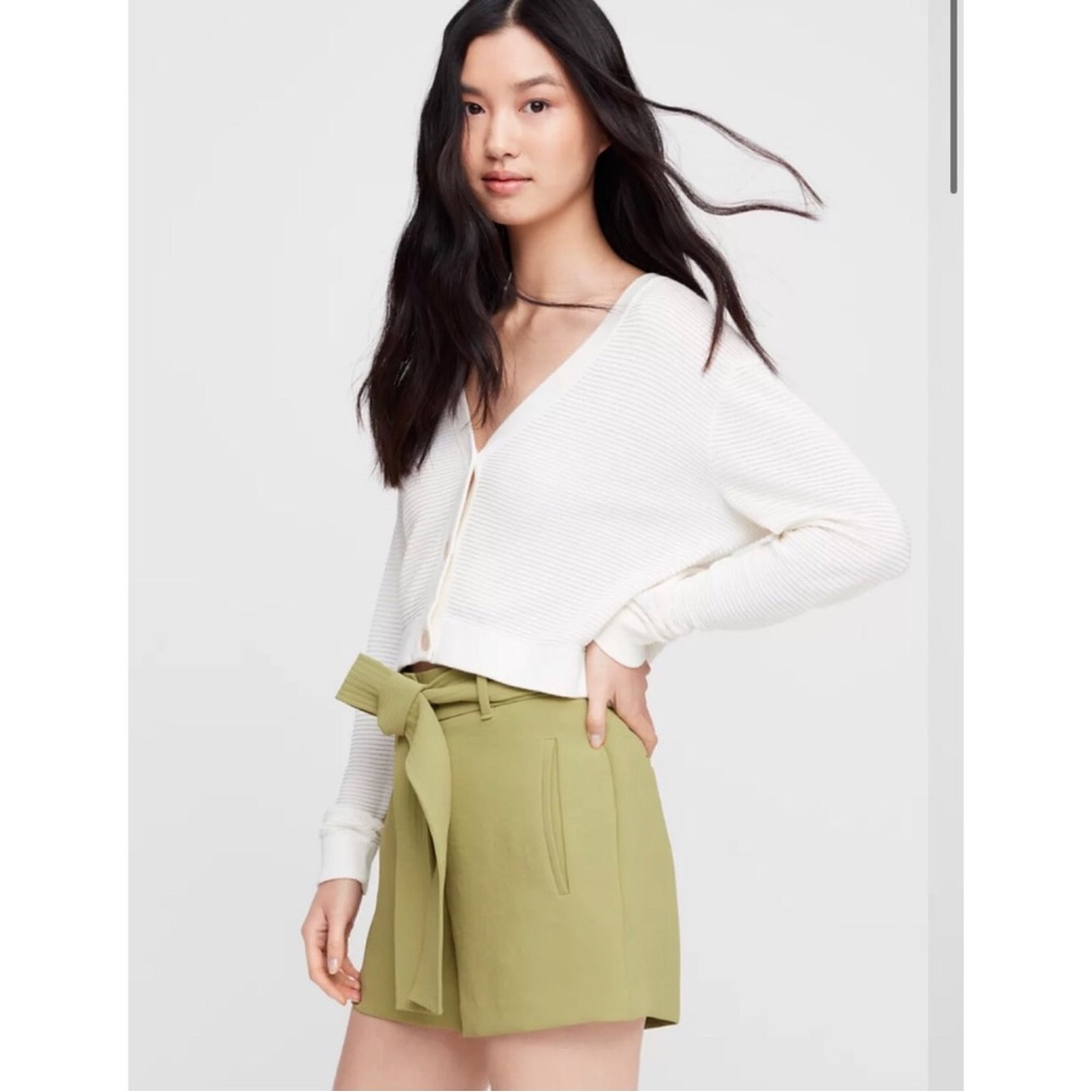 nwot Wilfred tie front short 00 moss green